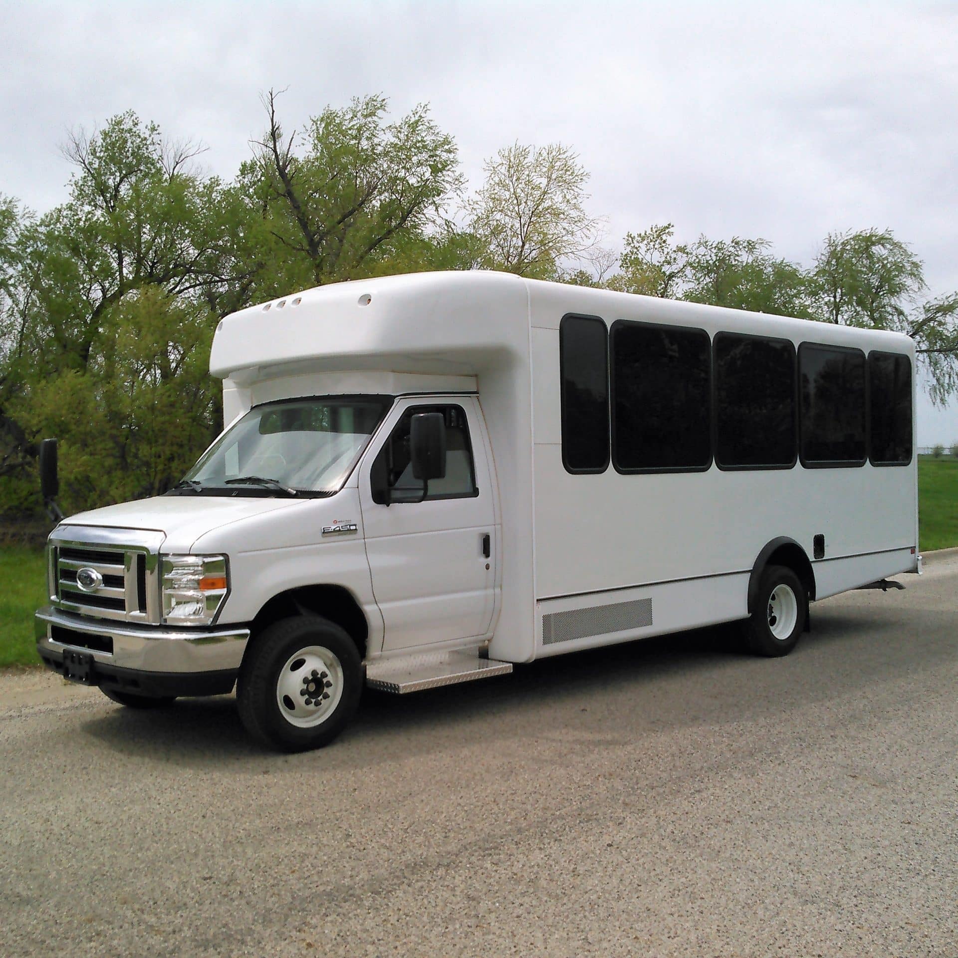 New 2024 ElDorado Advantage 16+2 Schetky Bus and Van Sales
