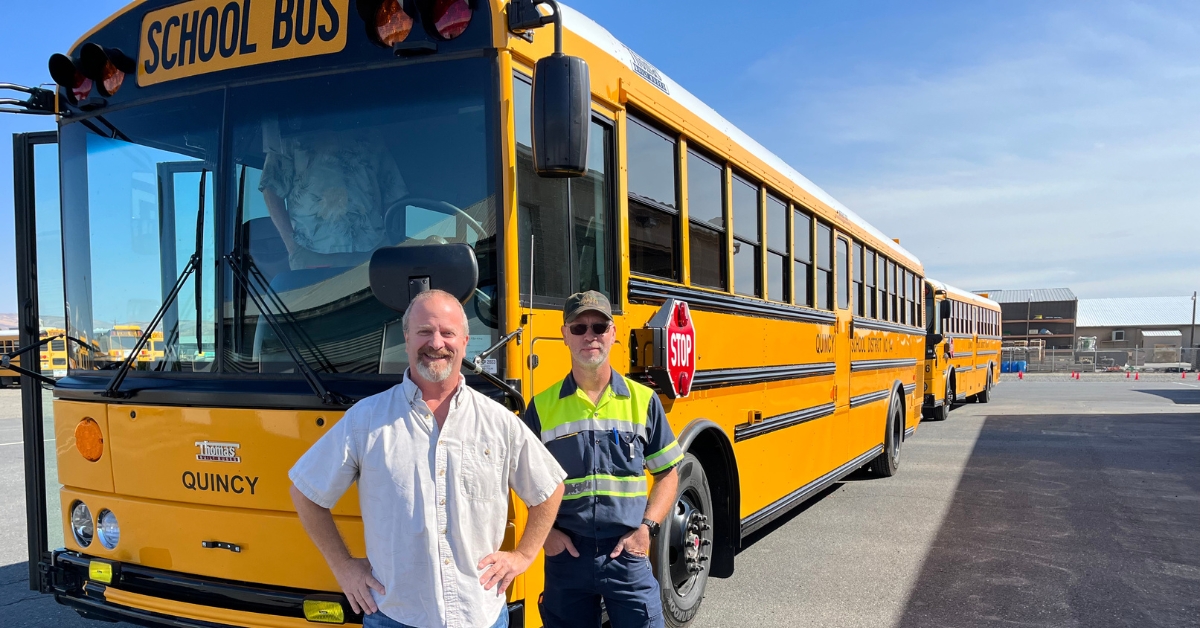 yellow school bus